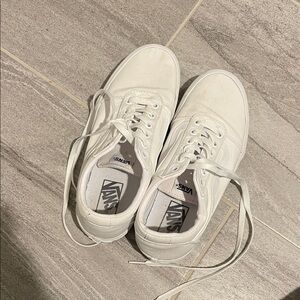 Vans Women’s White Sneakers